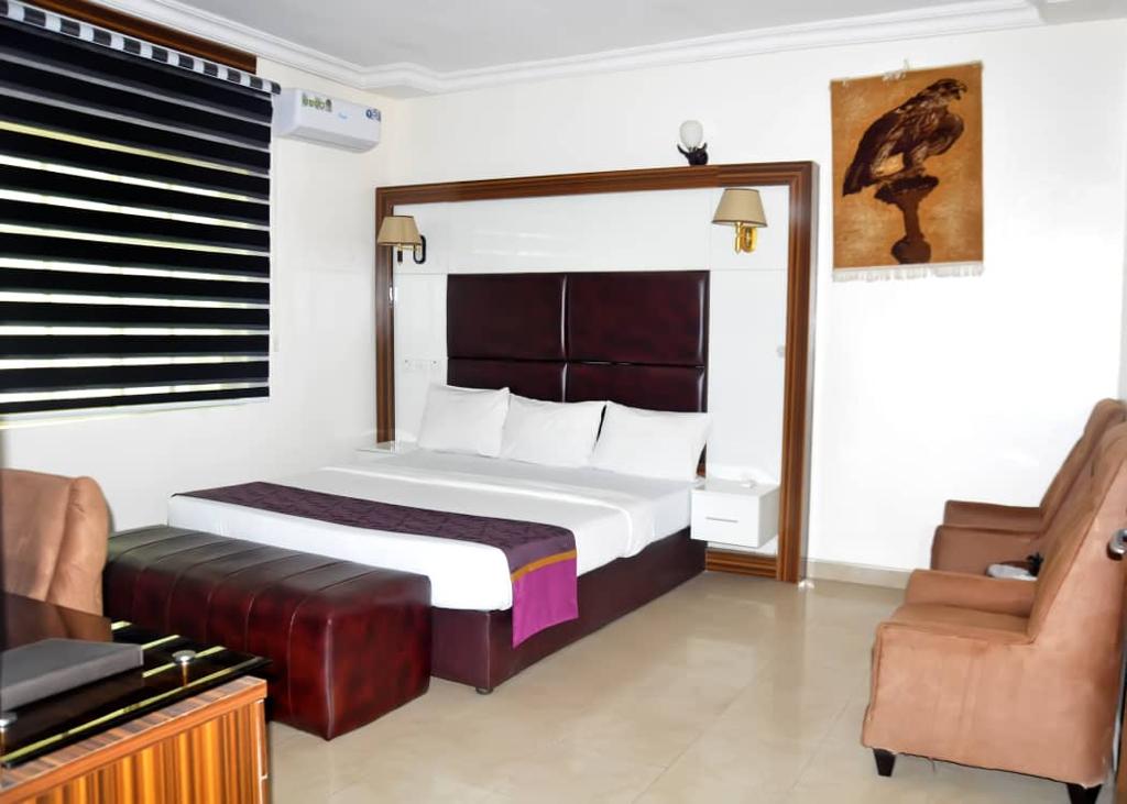 Alcove Room Bestway Luxury Suites